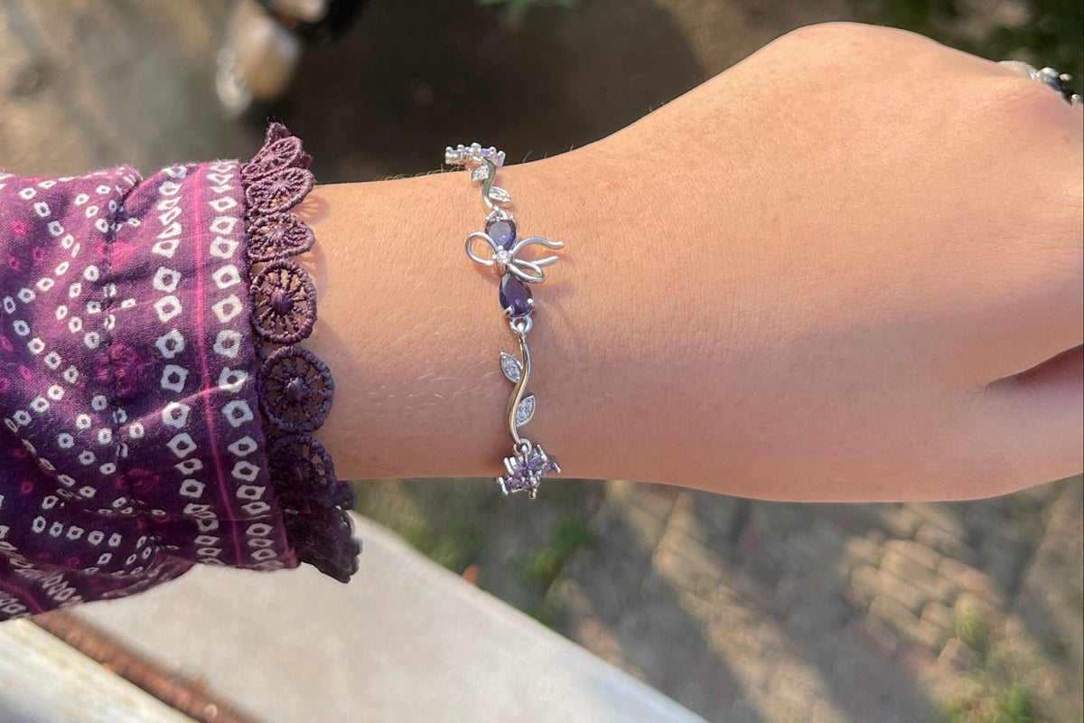 Tulip Charm Silver Bracelet – Elegant Floral Bracelet